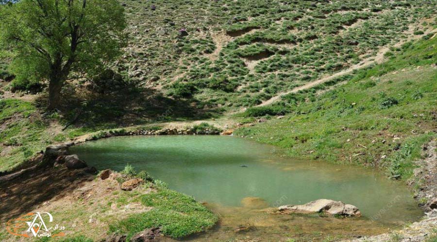چشمه آبگرم لاریجان | جاذبه های تهران شمال